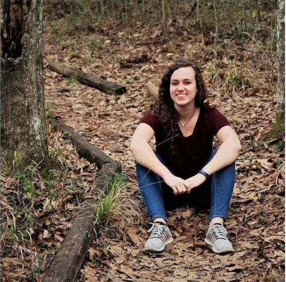 Profile Picture of Julia-james Elmer (@elmjulia) on Poshmark