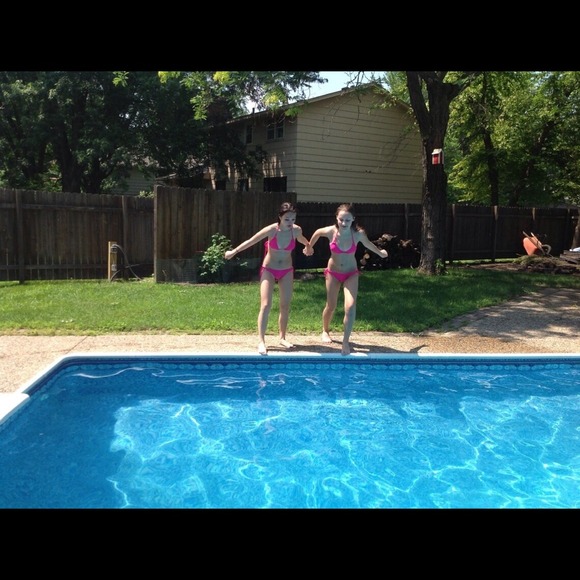 Profile Picture of Natasha Nibbe (@natashanibbe) on Poshmark