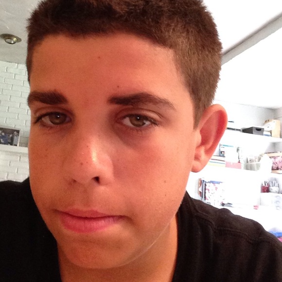 Profile Picture of Adam Feldman (@adamatm) on Poshmark