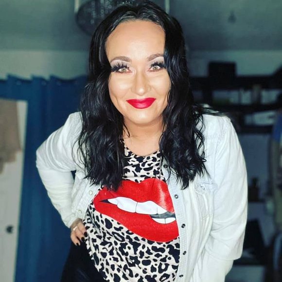 Profile Picture of Liz Stemper (@lizstemper) on Poshmark