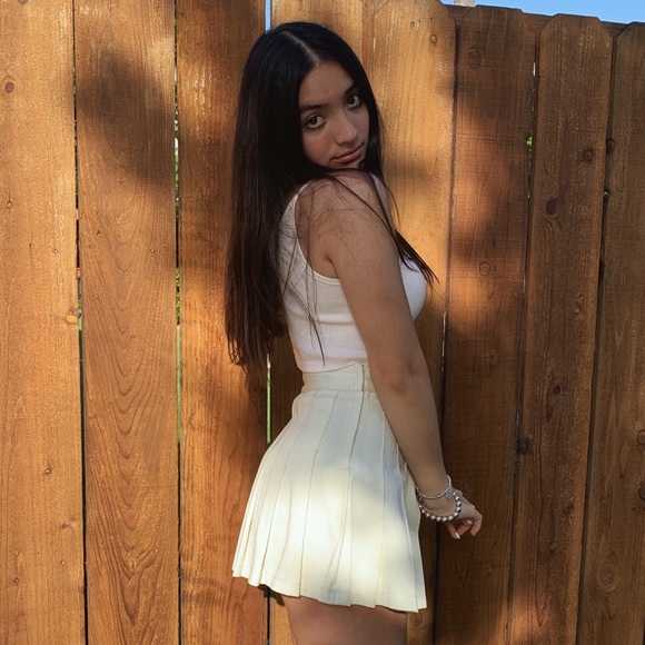 Profile Picture of Victoria Chavoya (@v_chavoya) on Poshmark
