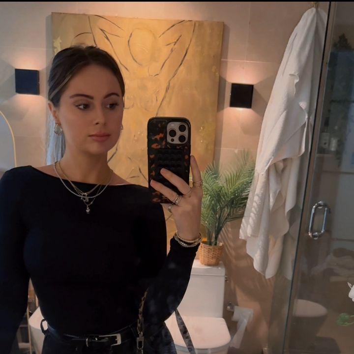 Profile Picture of Anni Vanderbeek (@annivanderbeek) on Tiktok