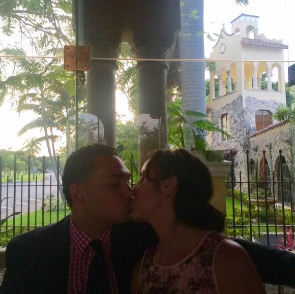 Profile Picture of Joelvyn Oliver (@joeriveraoliver) on Poshmark