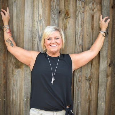 Profile Picture of Stacey M. Vining (@llovepink) on Twitter