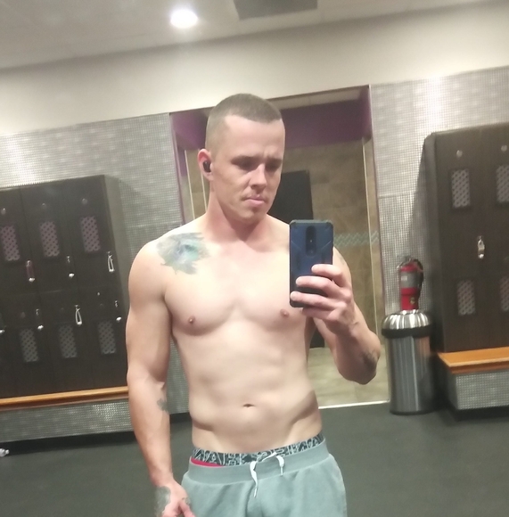 Profile Picture of Raymond Dickson (@raymonddicks441) on Poshmark