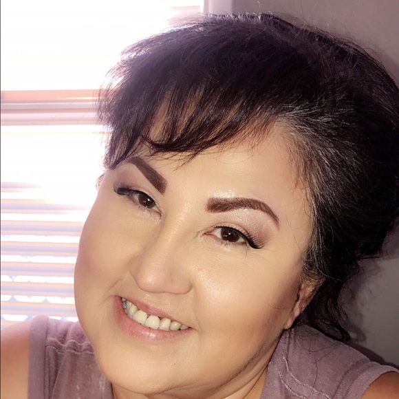 Profile Picture of Shelly Ann (@shellya20) on Poshmark