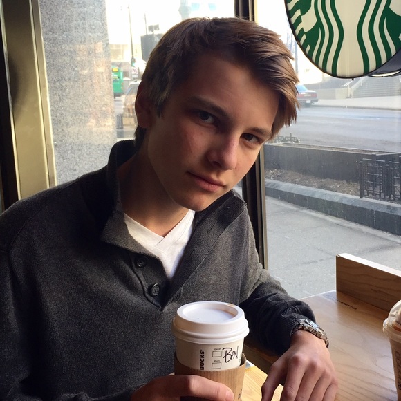 Profile Picture of Ben Richards (@benrichards) on Poshmark