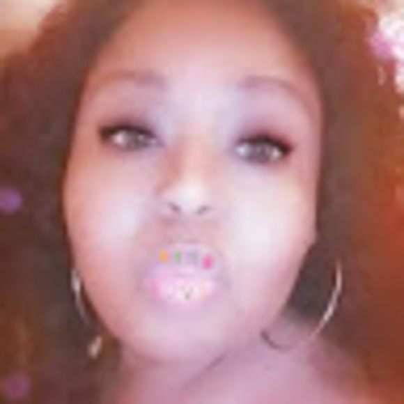 Profile Picture of Jonika Julian harris (@jazzeelyfegirlz) on Poshmark