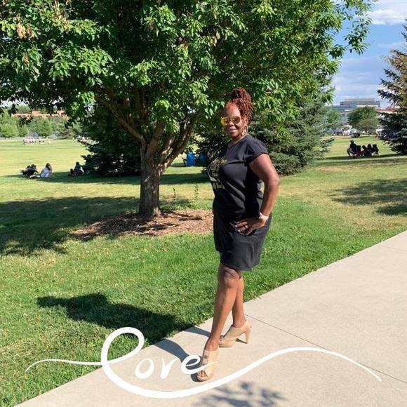 Profile Picture of Debra Daniels (@hrd2findone) on Poshmark