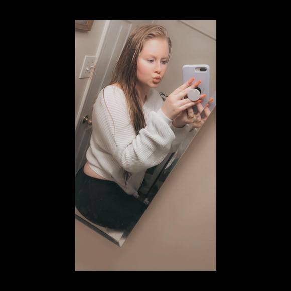 Stacey Blake - Poshmark Profile Picture of Stacey Blake (@xoxostaa) on Poshmark