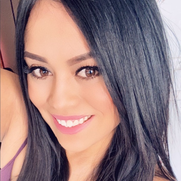 Profile Picture of Alva Gonzalez (@alva_gonzalez) on Poshmark
