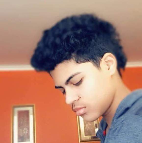 Profile Picture of Manuel Valentin (@manuel_valentin) on Poshmark