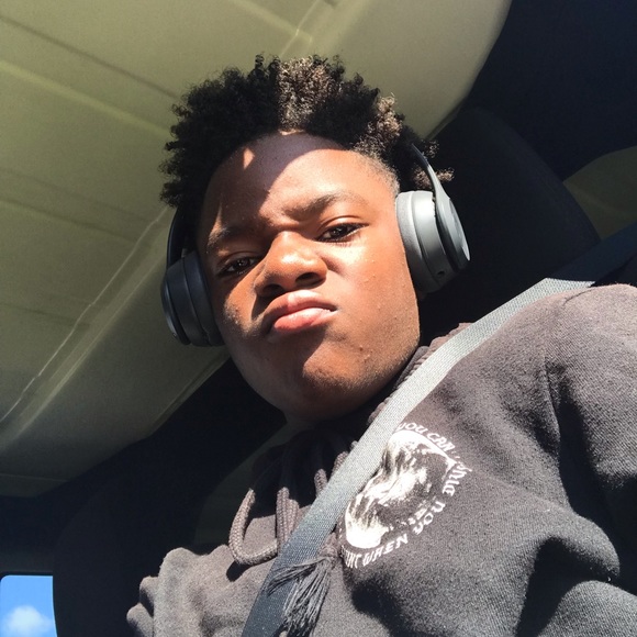 Bishop Mitchell - Poshmark Profile Picture of Bishop Mitchell (@bishopmitch2005) on Poshmark