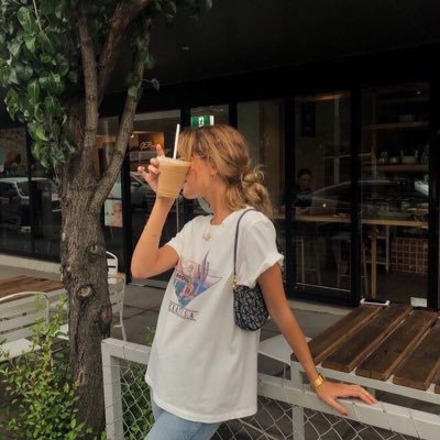 Profile Picture of Hailey Mackenzie (@haileym07928336) on Twitter