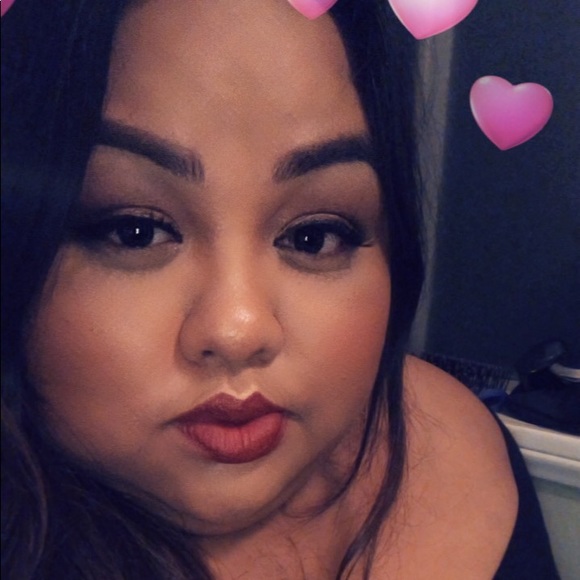 Profile Picture of Chanthary Peav (@pnutbuttateddy) on Poshmark