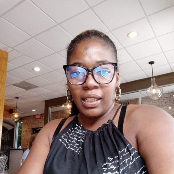 Profile Picture of Tonisha Goodwin (@tonisha_goodwin) on Poshmark