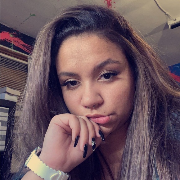 Cierra Lester - Poshmark Profile Picture of Cierra Lester (@cierra_lester) on Poshmark