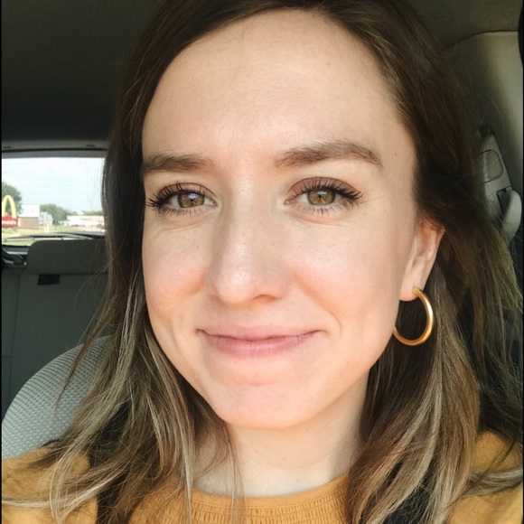 Profile Picture of Cori Moore (@cori_moore) on Poshmark