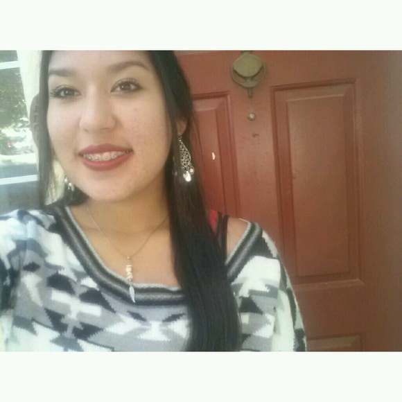 Profile Picture of Briana Antonio (@brianaantonio11) on Poshmark