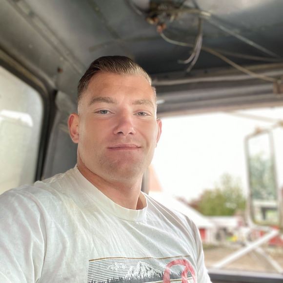 Profile Picture of James Wiese (@jameswiese269) on Poshmark