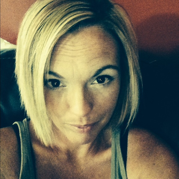 Profile Picture of Joe Exely (@exely) on Poshmark