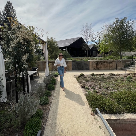 Demi Mravec - Poshmark Profile Picture of Demi Mravec (@winniexo13) on Poshmark