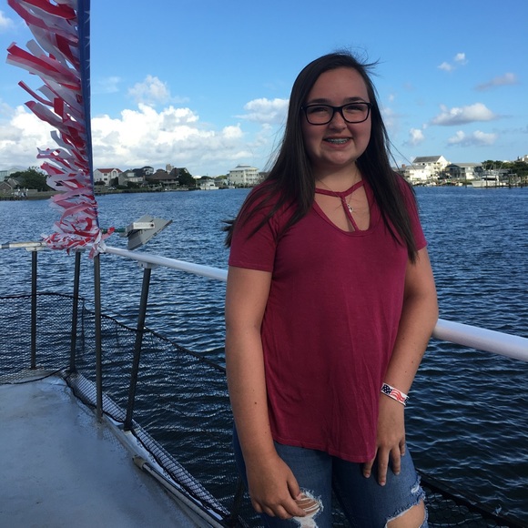 Profile Picture of Emily Daniel (@countrychic1233) on Poshmark