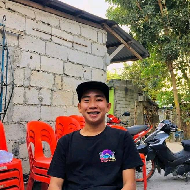 Profile Picture of youjizzz27 (@peterlimon747) on Tiktok