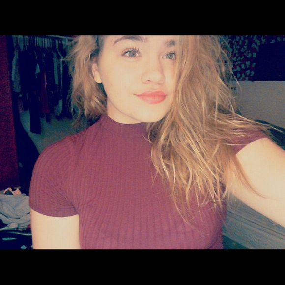 Profile Picture of Crystal Hussmann (@crystalbaby1123) on Poshmark