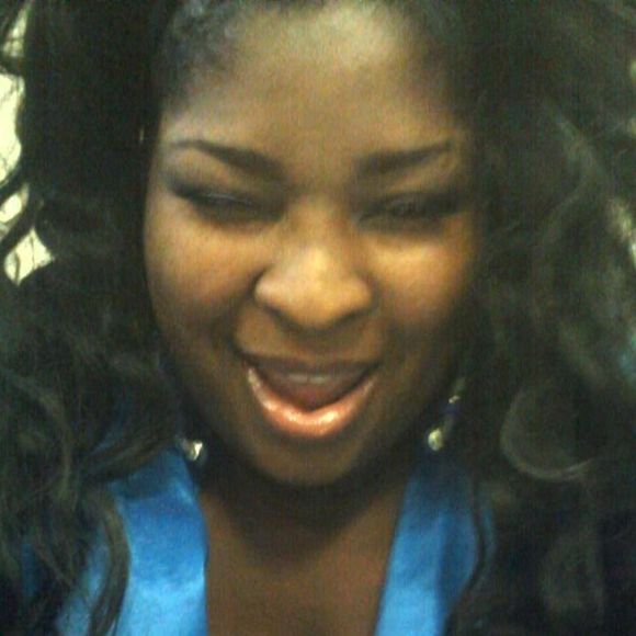 Profile Picture of Toriiey Ponder (@toriiey) on Poshmark
