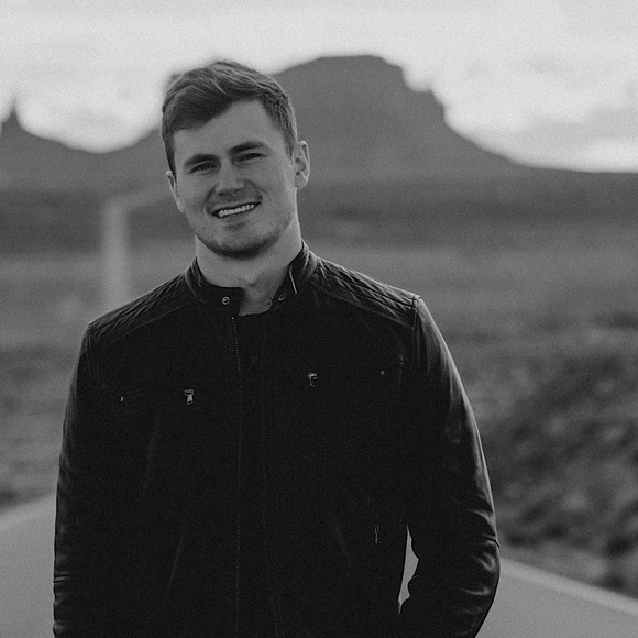 Chase Park - Poshmark Profile Picture of Chase Park (@7cpark7) on Poshmark