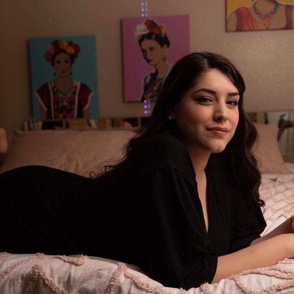 Julia Valenzuela - Poshmark Profile Picture of Julia Valenzuela (@juliavalenzu973) on Poshmark