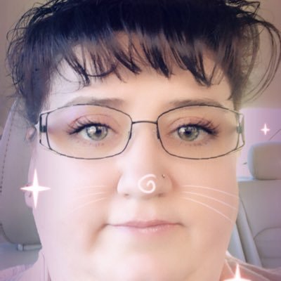 Profile Picture of Mandy (@MandyLongfellow) on Twitter