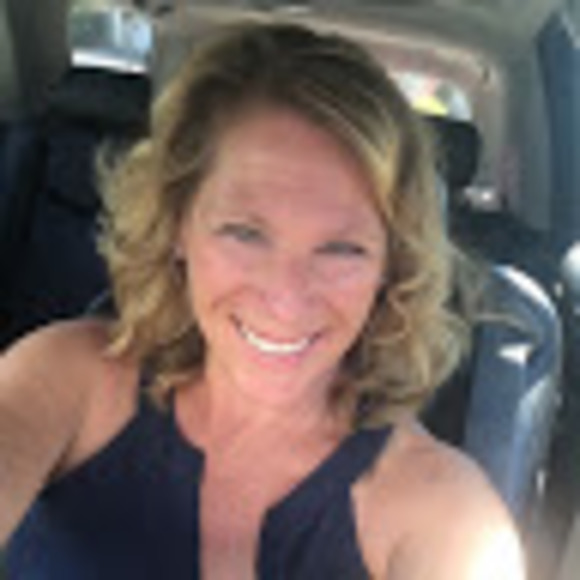 Profile Picture of Cheryl Sampino (@cherylsampino) on Poshmark