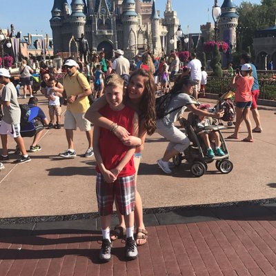 Profile Picture of Tara (@forkell5) on Twitter