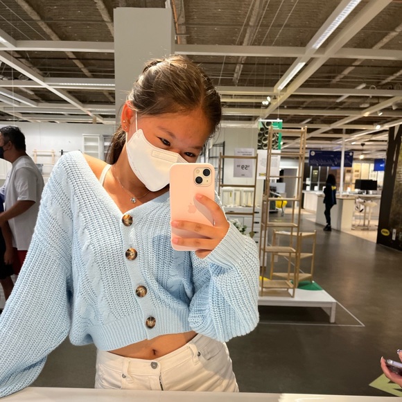 Profile Picture of Hyerin Kwon (@hyerinkwon0107) on Poshmark