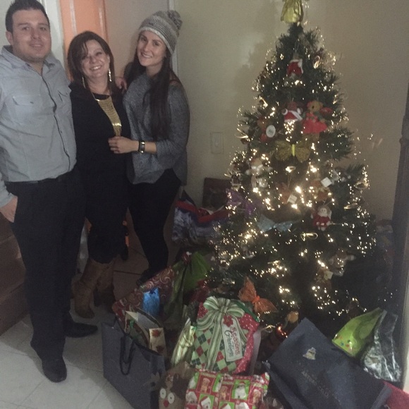 Profile Picture of Isabel Herrera (@isabel2760) on Poshmark