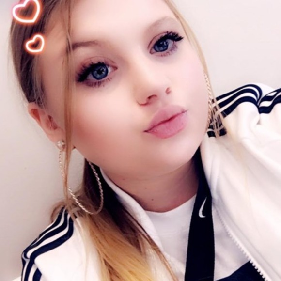 Profile Picture of Erin Matthews (@eam1403) on Poshmark