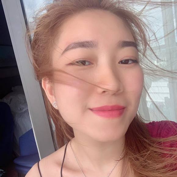 Profile Picture of Ngân Trinh (@emyeumuathu_tv) on Poshmark