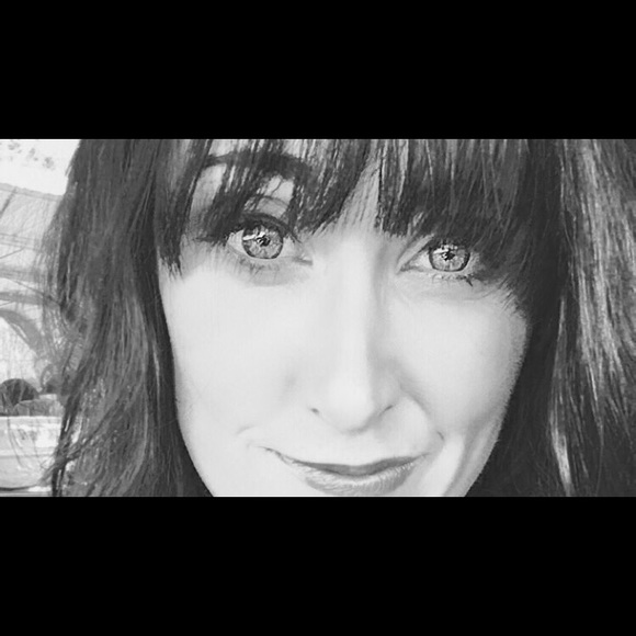 Profile Picture of Juliaetta Bratton (@jbratton33) on Poshmark