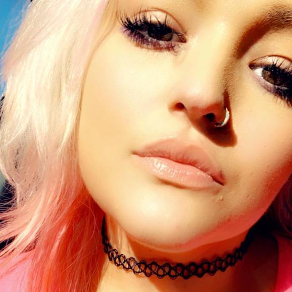 Profile Picture of Taylor Anzelmo (@tayloranzelmo) on Poshmark