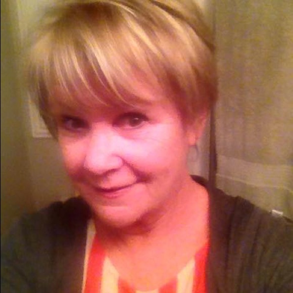 Profile Picture of Claudette Konigsmark (@claudettehk) on Poshmark