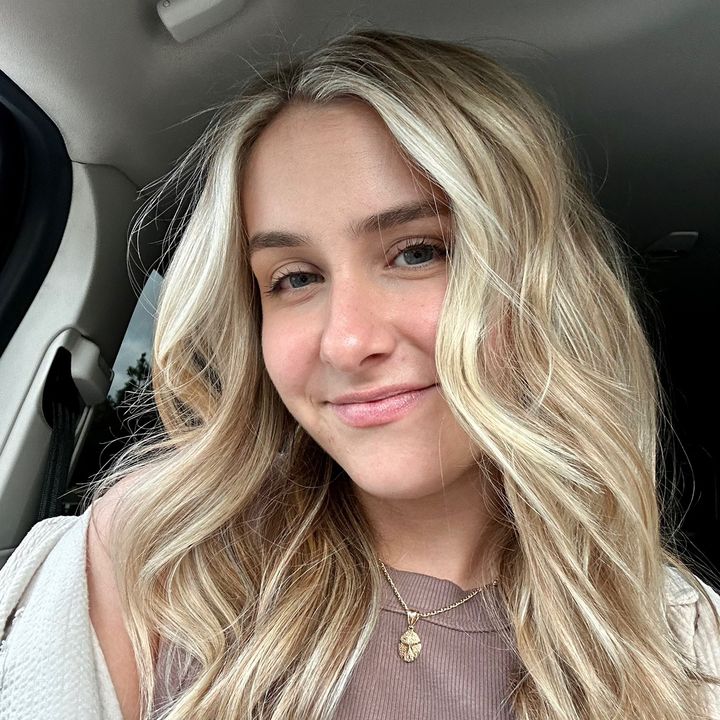 Profile Picture of juliacowell (@julia_cowell) on Tiktok
