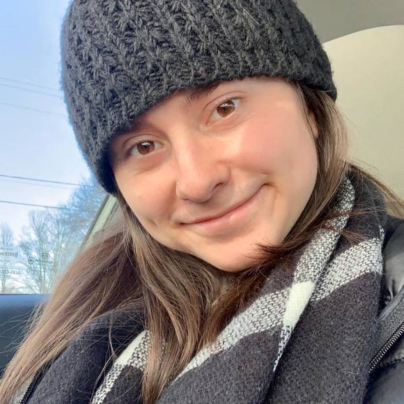 Profile Picture of Alexandra Frydman (@alexfrydman) on Poshmark