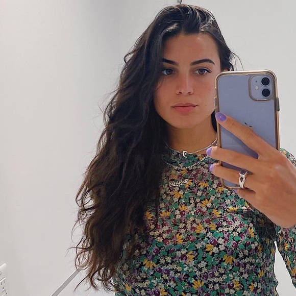 Profile Picture of Gabrielle Ehling (@gabrielle_212) on Poshmark