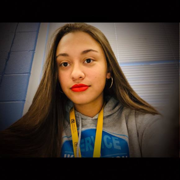 Profile Picture of Brianna Julian (@briannajulian) on Poshmark