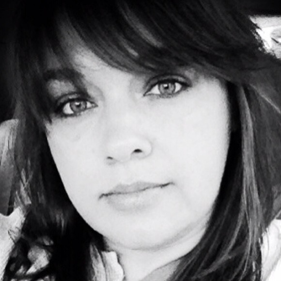 Profile Picture of Sandra Tolson (@sstolson) on Poshmark