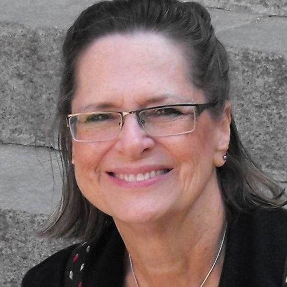 Profile Picture of Maggie Bruehl (@maggiebruehl) on Poshmark