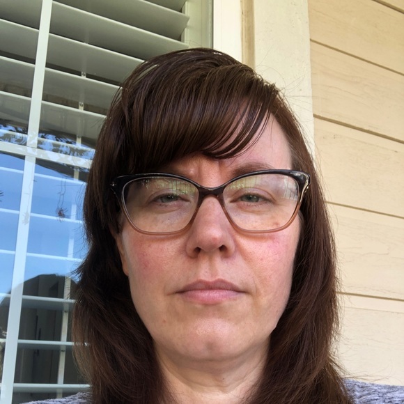 Profile Picture of Julianne Smith (@jsmith56741) on Poshmark