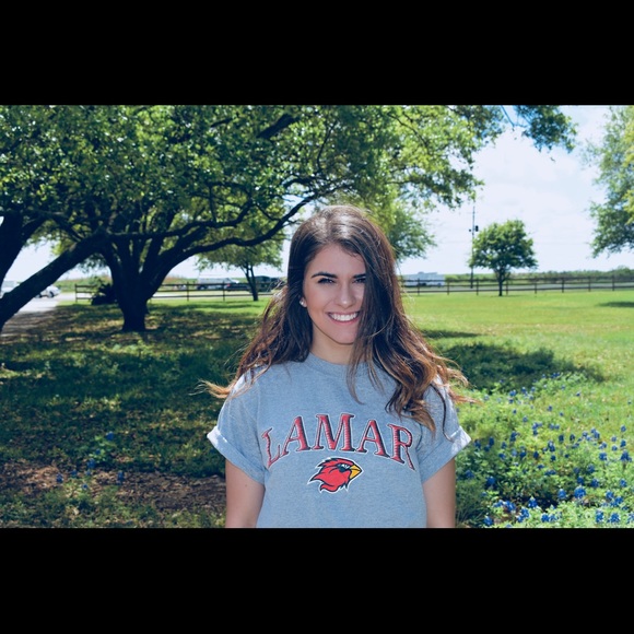 Profile Picture of Alix Neel (@alixkinsey) on Poshmark